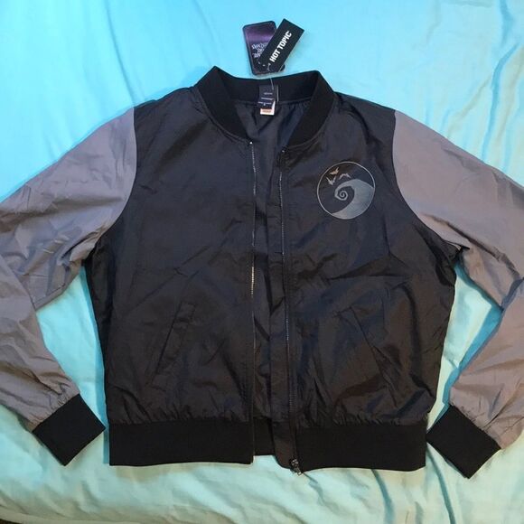 Jack Skellington Nightmare Before Christmas Halloween Bomber Jacket Junior’s - Picture 2 of 11